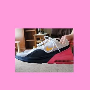 Women's Nike Air Max Motion 2